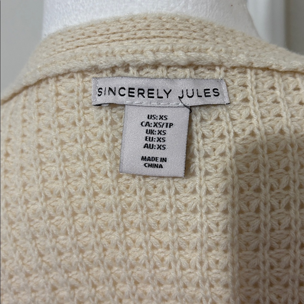Sincerely Jules crochet cardigan with flowered sleeves pattern XS - Picture 5 of 6